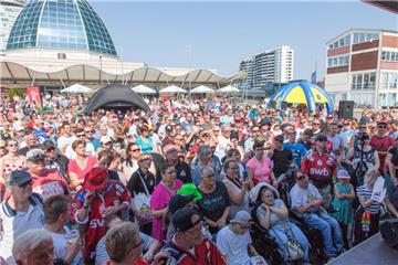 600 Fans sind in Bremerhaven zum Mediterraneo gekommen.
