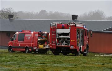 80 Einsatzkräfte der Freiwilligen Feuerwehr kämpften vergangene Woche gegen die Flammen in einem Mastbetrieb in Nordholz.