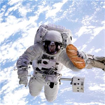 Ab 2018 soll es im Weltall frische Brötchen fürs Astronauten-Frühstück geben. 