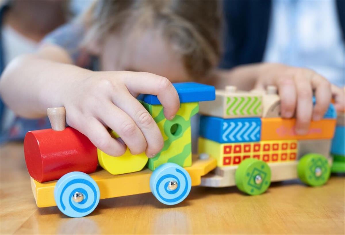 Kindergeld soll 2025 erhöht werden: So viel Geld gibt es bald pro Kind Ab 2025 soll es mehr Kindergeld geben, doch allzu viel Spielzeug wird man von dem Zuschlag wohl nicht kaufen können.