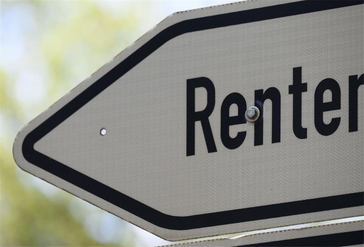 Vor- und Nachteile der Aktivrente: Regierung beschließt neue Entlastungen Ein weißes Straßenschild mit "Rente darauf.