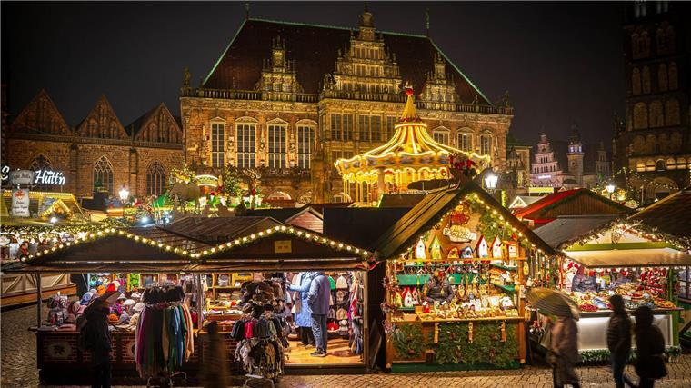 Ab dem 25. November öffnet der Weihnachtsmarkt auf dem Bremer Marktplatz seine Tore. (Archivbild)