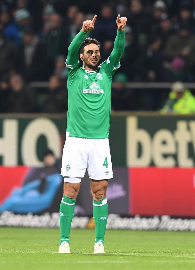 Ab dem nächsten Torjubel darf sich Bremens Claudio Pizarro Bundesliga-Rekordhalter nennen.
