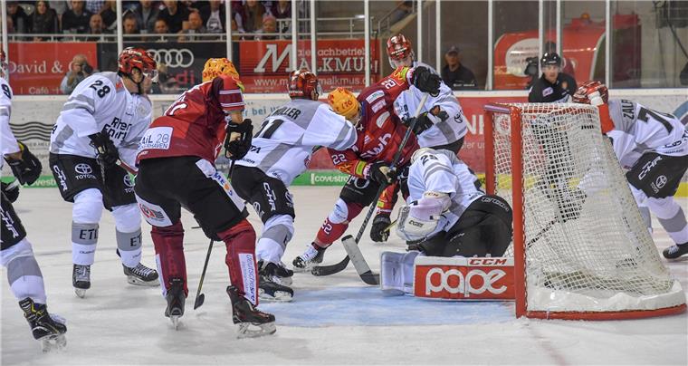 Ab dem zweiten Drittel nahm die Partie zwischen den Pinguins und den Kölner Haien Fahrt auf.