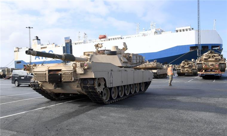 Ab Februar wird wieder militärisches Gerät in Bremerhaven ankommen.