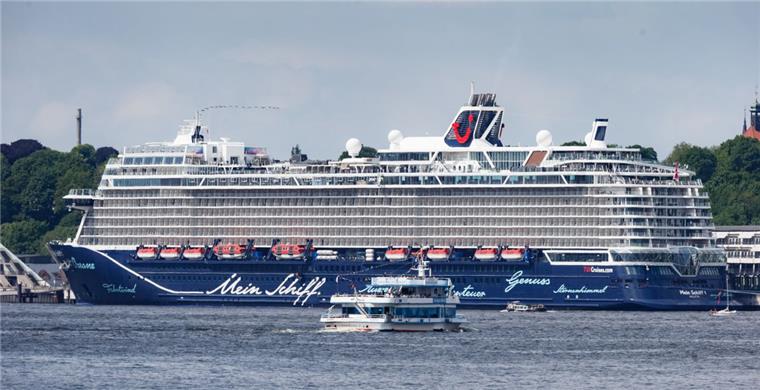 "Mein Schiff 1": Von Bremerhaven aus nach Gran Canaria Ab in die Sonne: "Mein Schiff 1" nimmt von Bremerhaven aus Kurs auf Gran Canaria.