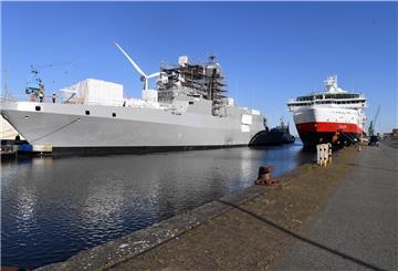 Fregatten-Neubau im Bremerhavener Fischereihafen.