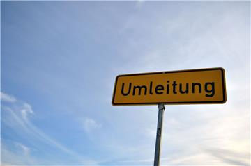 Ab Mittwoch kommen Autofahrer wegen Bauarbeiten nur auf Umwegen von Wilstedt nach Vorwerk. Eine Umleitung ist allerdings ausgeschildert. 