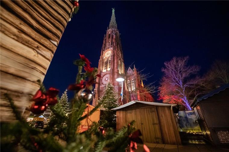 Ab Montag gibt es wieder weihnachtliches Flair in der Bremerhavener Innenstadt - auch rund um die Große Kirche.