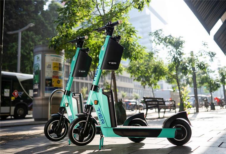Ab Montag können Bremerhavener E-Roller leihen Mit insgesamt 130 E-Scootern startet die Firma TIER ihr Angebot in Bremerhaven.