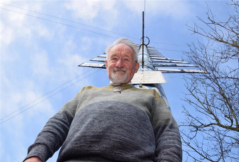 Abbehausen bekommt im Mai einen neuen Maibaum. Das hat Udo Venema eingefädelt. Der alte Baum kommt weg.