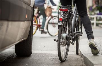 Abbiegeunfälle, bei denen Radler übersehen werden, gehören zu den besonders häufigen Radfahrunfällen.