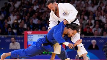 Abderrahmane Boushita (u) hat seinem israelischen Gegner bei Olympia den Handschlag verweigert.