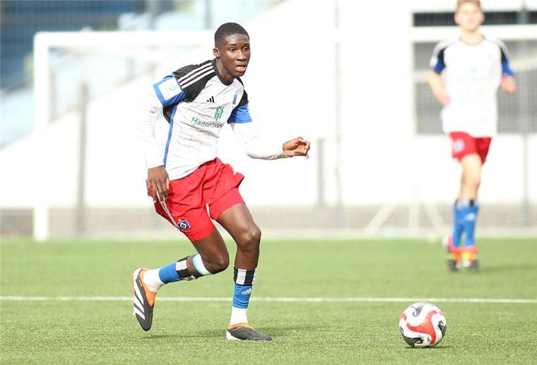 Abdoul Karim Coulibaly steht vor einem Wechsel vom HSV zu Werder Bremen.
