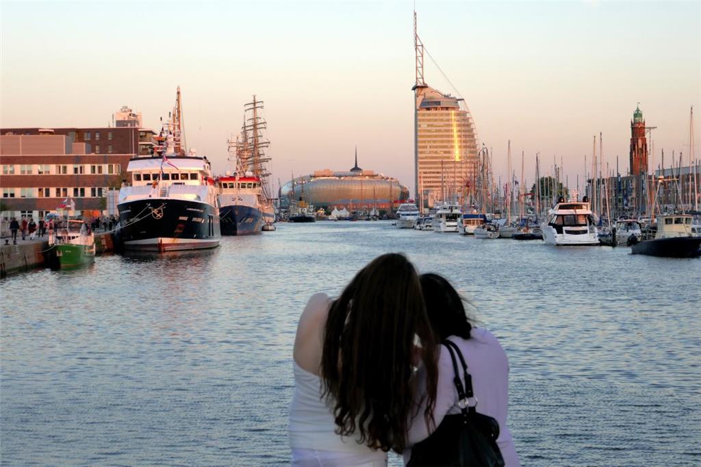 Aber auch Romantik kam bei einem Blick über den Neuen Hafen auf. - Foto: Scheschonka