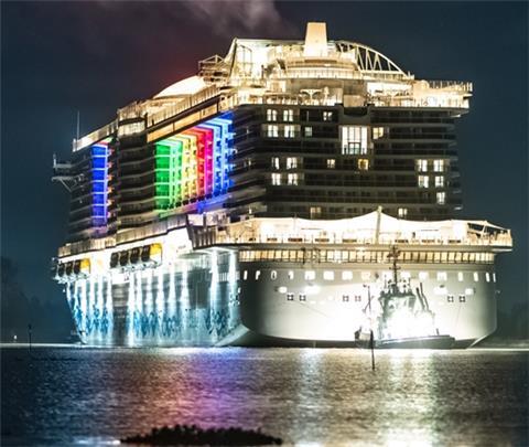 Abgeliefert: Die „Aidacosma“ gehört nun der Reederei. Das schiff bleibt in Bremerhaven.