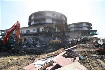 Abrissarbeiten am alten Nordenhamer Krankenhaus. Foto: Lorenz