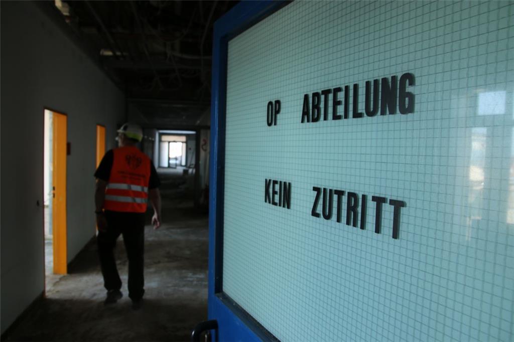 Abrissarbeiten am alten Nordenhamer Krankenhaus. Foto: Lorenz