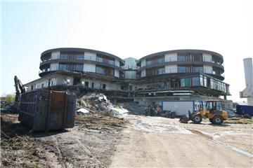 Abrissarbeiten am alten Nordenhamer Krankenhaus. Foto: Lorenz