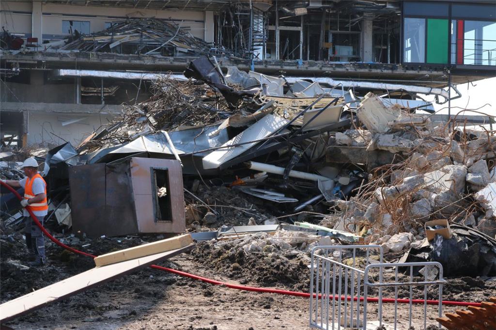Abrissarbeiten am alten Nordenhamer Krankenhaus. Foto: Lorenz