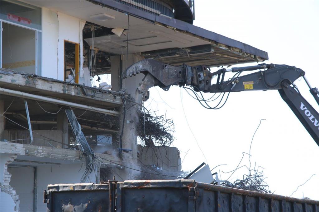 Abrissarbeiten am alten Nordenhamer Krankenhaus. Foto: Lorenz