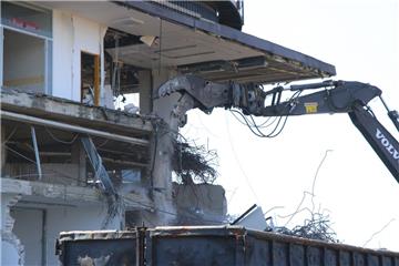 Abrissarbeiten am alten Nordenhamer Krankenhaus. Foto: Lorenz