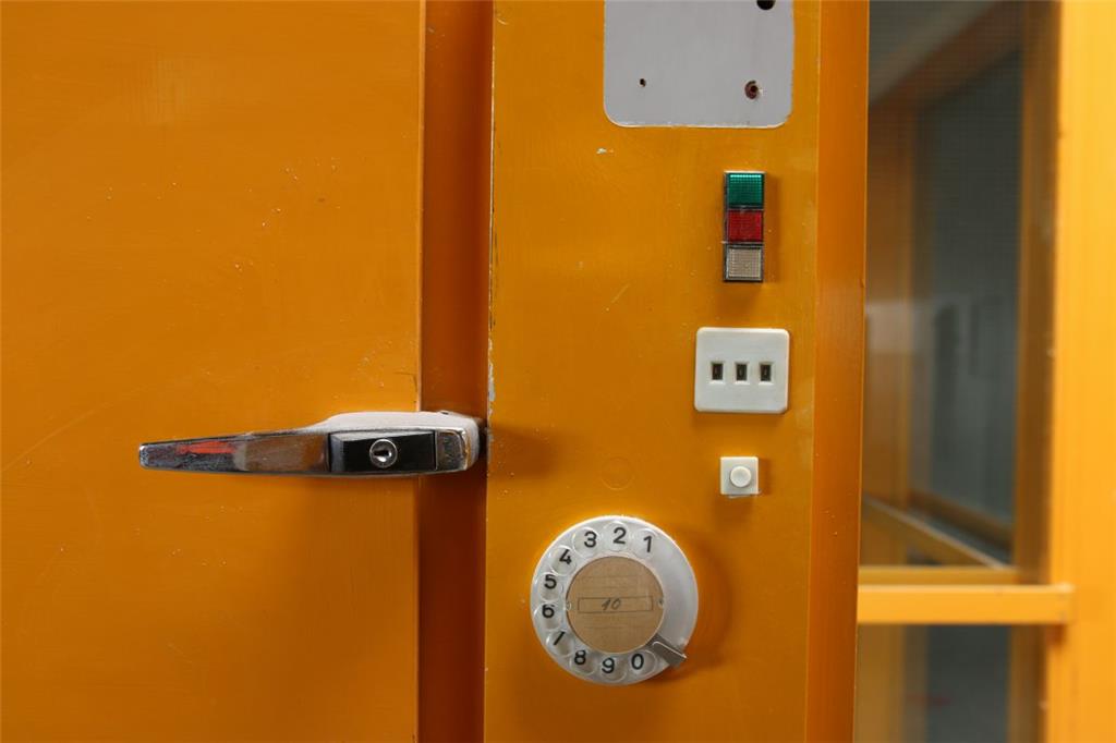 Abrissarbeiten am alten Nordenhamer Krankenhaus. Foto: Lorenz