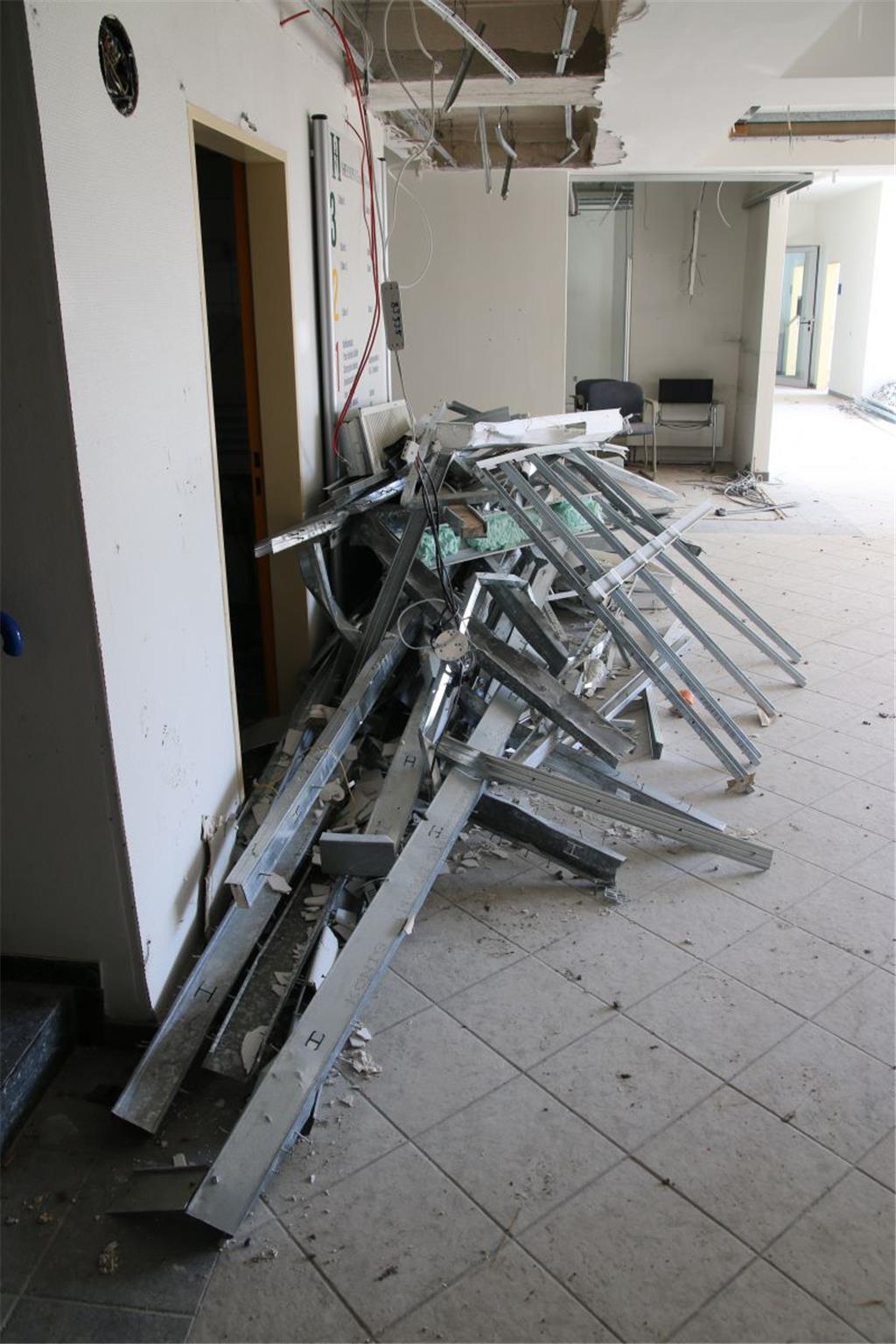 Abrissarbeiten am alten Nordenhamer Krankenhaus. Foto: Lorenz