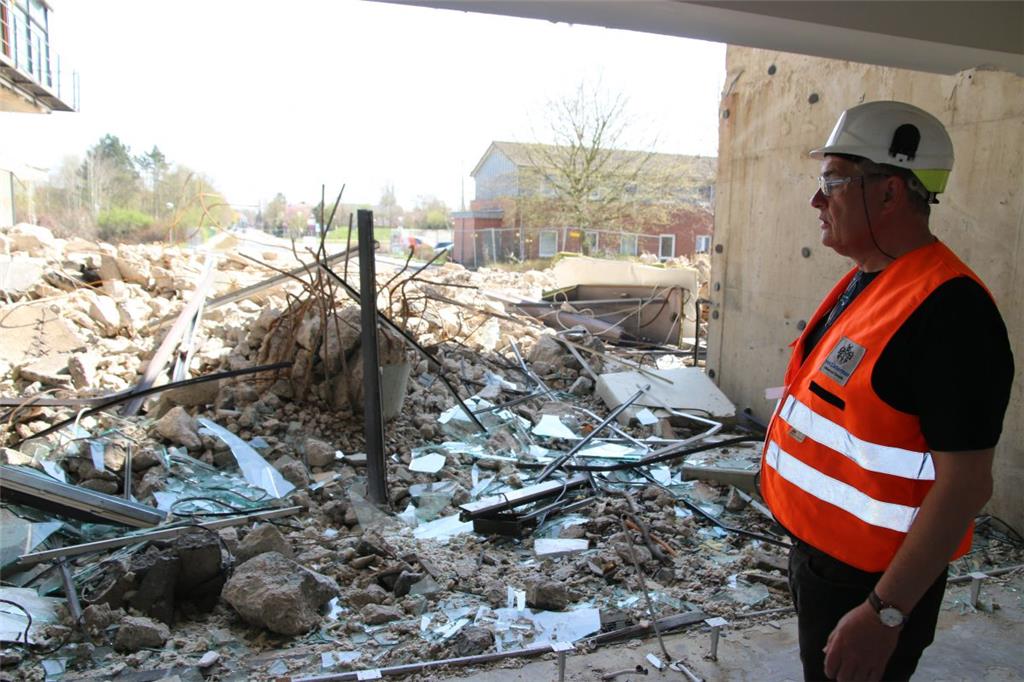 Abrissarbeiten am alten Nordenhamer Krankenhaus. Foto: Lorenz