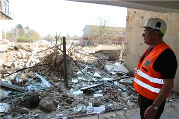 Abrissarbeiten am alten Nordenhamer Krankenhaus. Foto: Lorenz