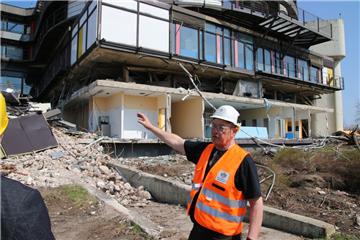 Abrissarbeiten am alten Nordenhamer Krankenhaus. Foto: Lorenz