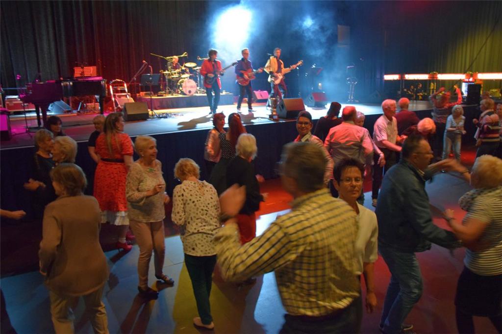 Abrocken vor der Bühne. Foto: Rabbel