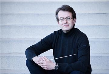 Abstand halten zu den Musikern, aber wieviel? 1,5 bis 2 Meter sagen die Charité-experten, die Versicherung fordert 3 Meter. Foto Kikkas