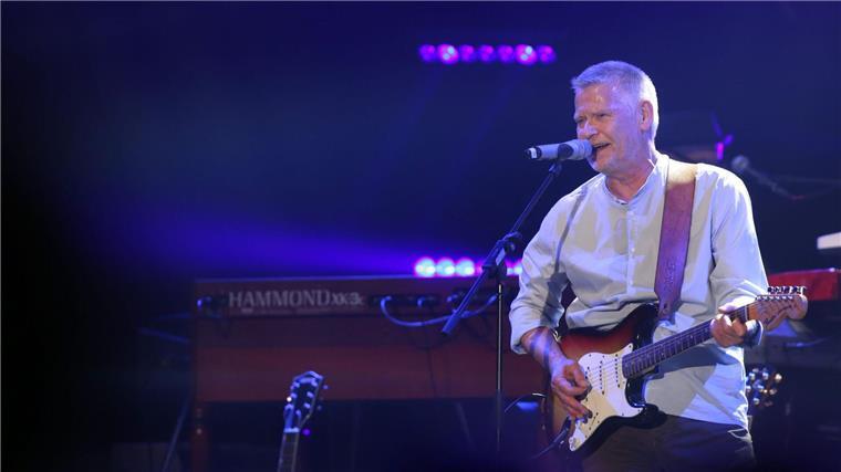Achim Reichel wird 80 - Neues Album als Geschenk Achim Reichel singt bei der Jubiläums-Fernsehshow „50 Jahre Beat-Club“ im Bremer Pier 2.