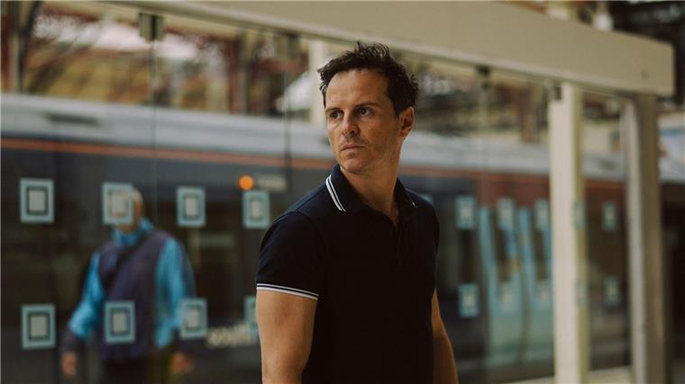 Adam (Andrew Scott) ist einsam.