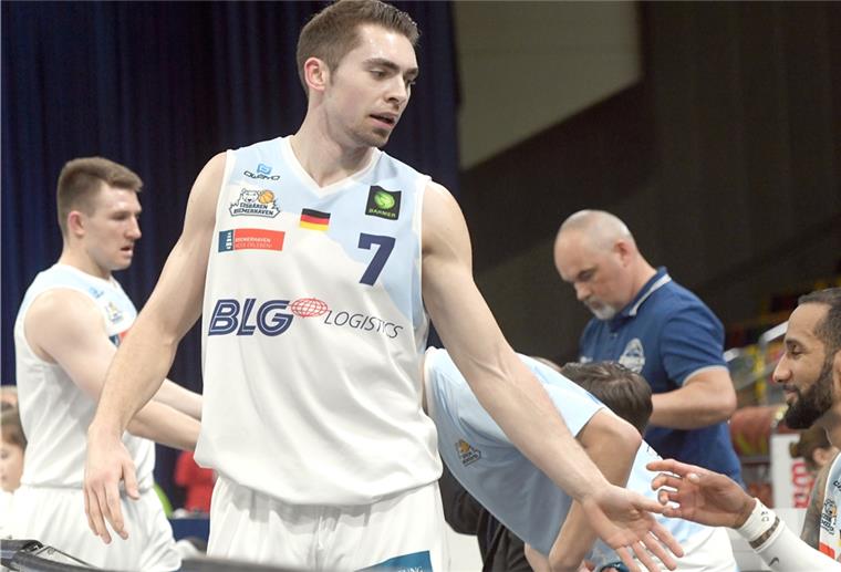 (mit Video) Basketballer Breitlauch kann sich einen Titel angeln Adrian Breitlauch kann „Most Likeable Player“ der zweiten Basketball-Bundesliga werden.