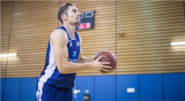 Adrian Breitlauch und die Eisbären-Basketballer haben in der Saisonvorbereitung gute Ansätze gezeigt.