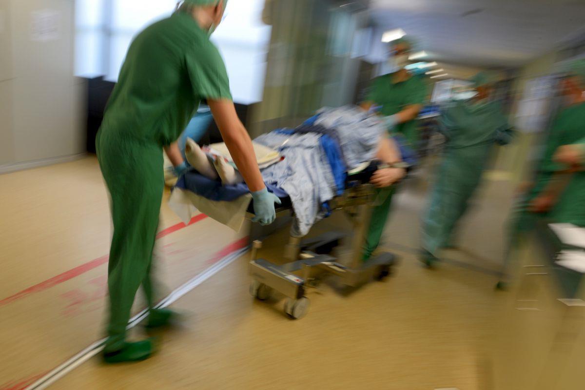 Bremerhaven: Kliniken in Personalnot Ärzte und Pflegekräfte können sich inzwischen oft den Arbeitsplatz aussuchen. Die Kliniken reißen sich um gut ausgebildete Fachkräfte.