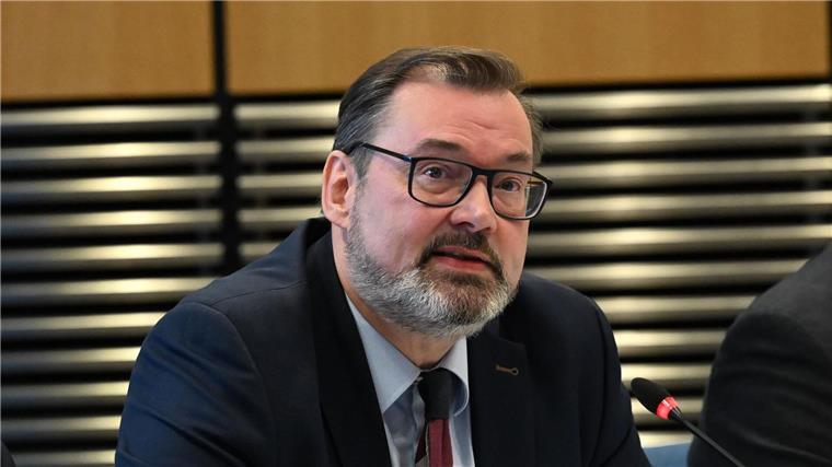 AfD-Fraktionschef Klaus Wichmann sieht die „restlose Aufklärung“ des Todes der 16-jährigen Liana als Aufgabe der Opposition.