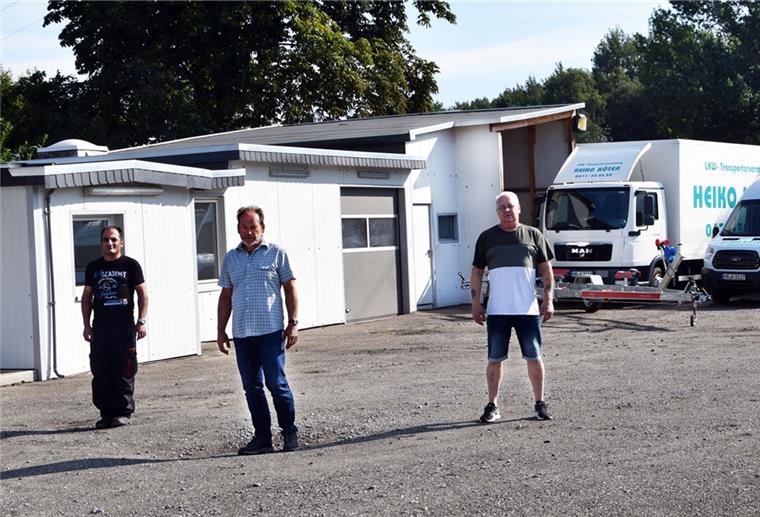 Ahmed Shahin , Heiko Köter und Rolf Behmann (von links) auf dem Firmengelände.