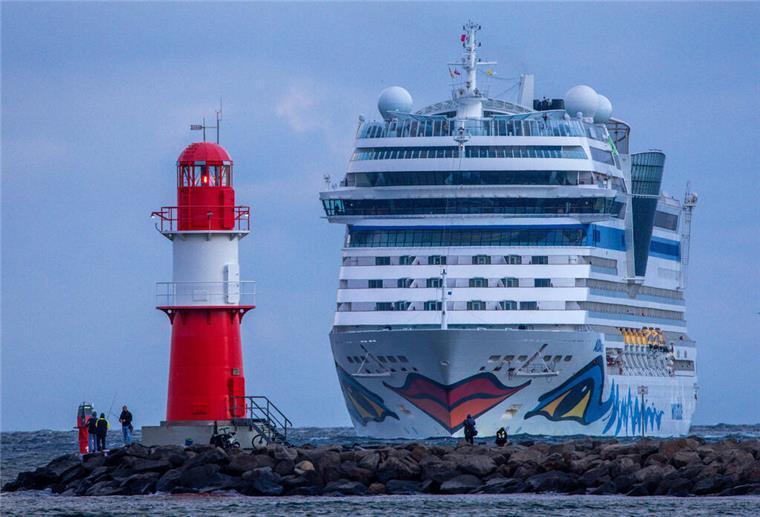 Kreuzfahrt: Aida stellt Zahlungsprozess um – eine beliebte Methode fällt weg Das Kreuzfahrtschiff «AIDAmar» fährt von der Ostsee kommend am Leuchtfeuer auf der Ostmole vorbei zum Kreuzfahrtterminal Warnemünde. Aida beendet Ende September die PayPal-Zahlung für Reisen und MyAida.