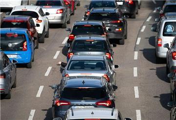 Alarmstufe Stau: Pfingstverkehr könnte zur Geduldsprobe werden.