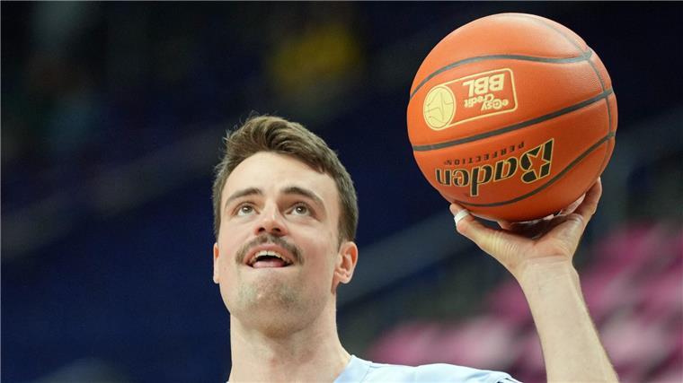 Albas Co-Kapitän Jonas Mattisseck versucht, sich auf das Sportliche zu fokussieren.