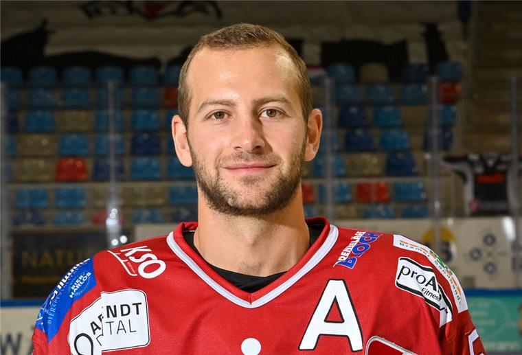 Zwei Stürmer verlängern bei den Pinguins Alex Friesen beim Media-Day mit den Fischtown Pinguins