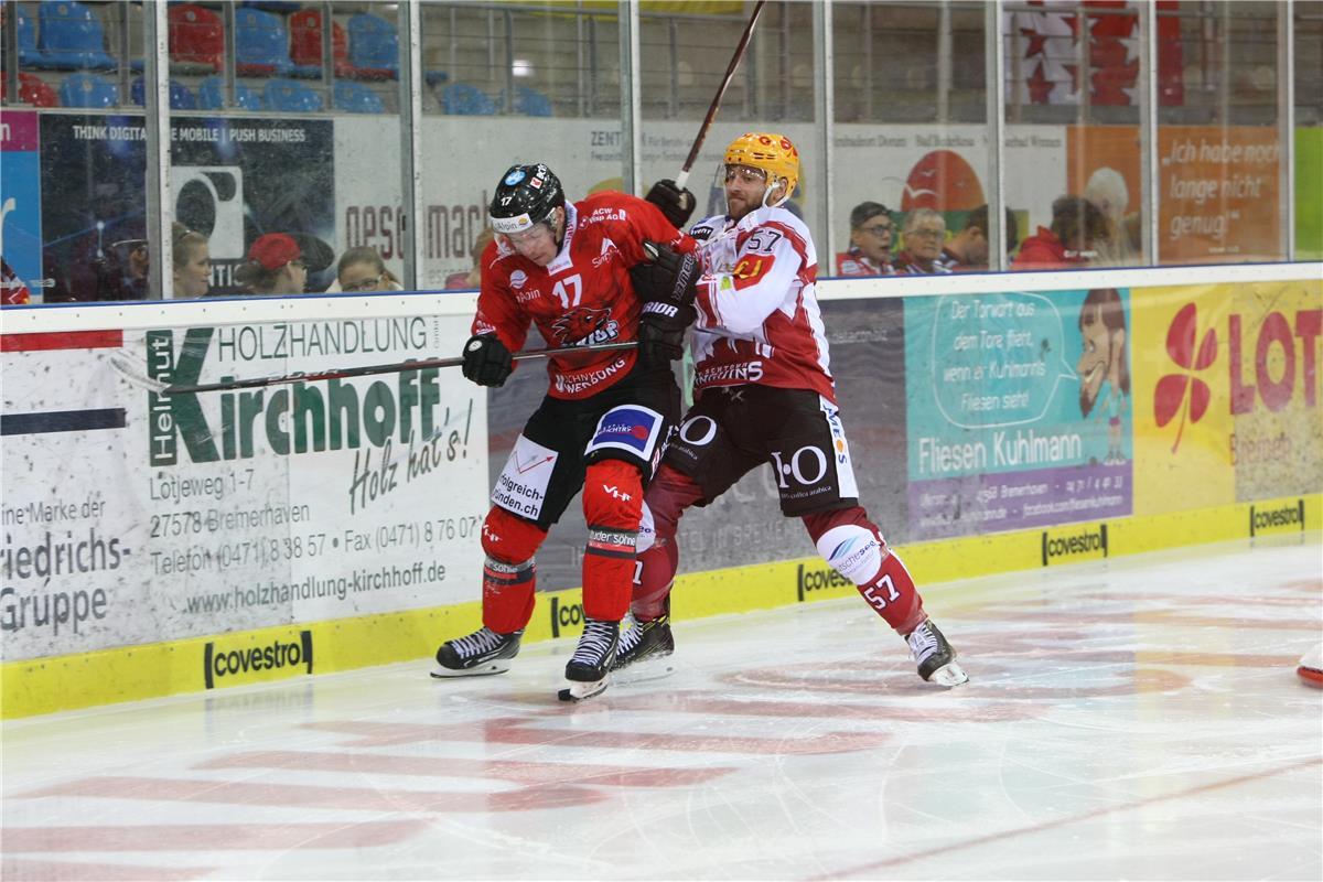 Fischtown Pinguins stehen im Finale um den SWB-Cup Alex Friesen im Zweikampf - die Schweizer machten es den Fischtown Pinguins ganz schön schwer.
