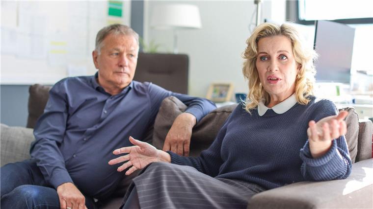 „In aller Freundschaft“ wird 25 Alexa Maria Surholt und Thomas Rühmann in Leipzig.