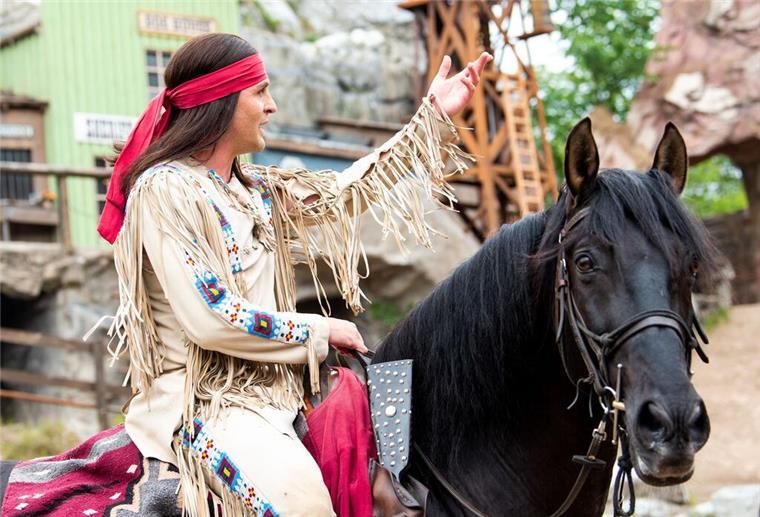 Karl-May-Spiele: „Winnetou II - Ribanna und Old Firehand“ Alexander Klaws reitet als Winnetou über die Freilichtbühne in Bad Segeberg.