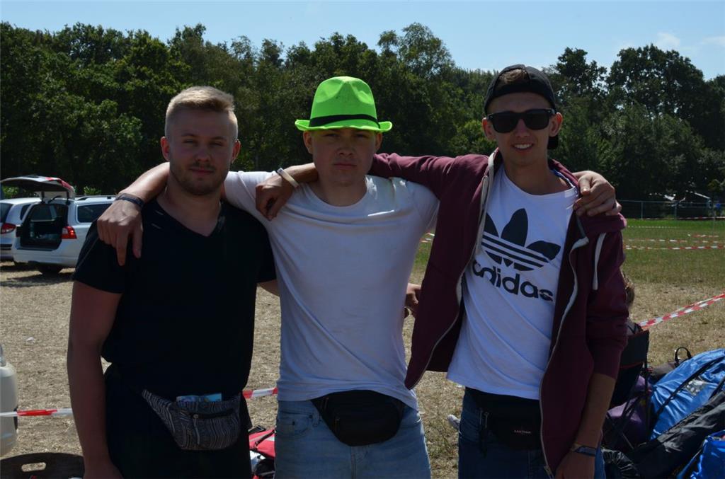 Alexander, Luca und Bennet (von links) aus Hagen mussten schon Sonntagnachmittag...