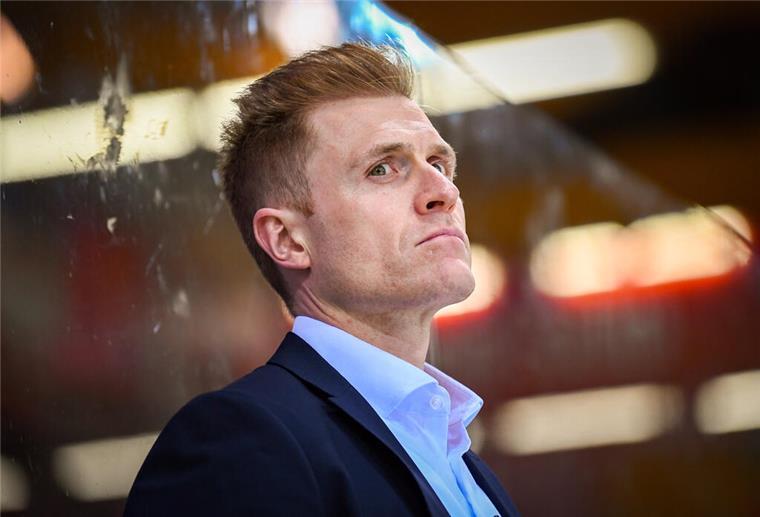 Alexander Sulzer, Trainer der Fischtown Pinguins, steht mit seiner Mannschaft unter Druck.