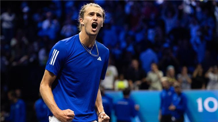 Dramatischer Zverev-Sieg: Team Europa gewinnt Laver Cup Alexander Zverev bejubelt den Sieg mit Team Europa.